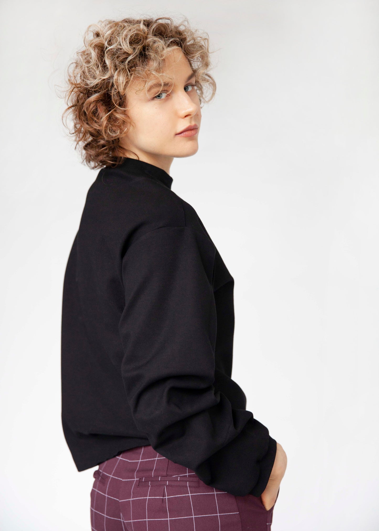 THE BLACK PULLOVER - Goreea Designs