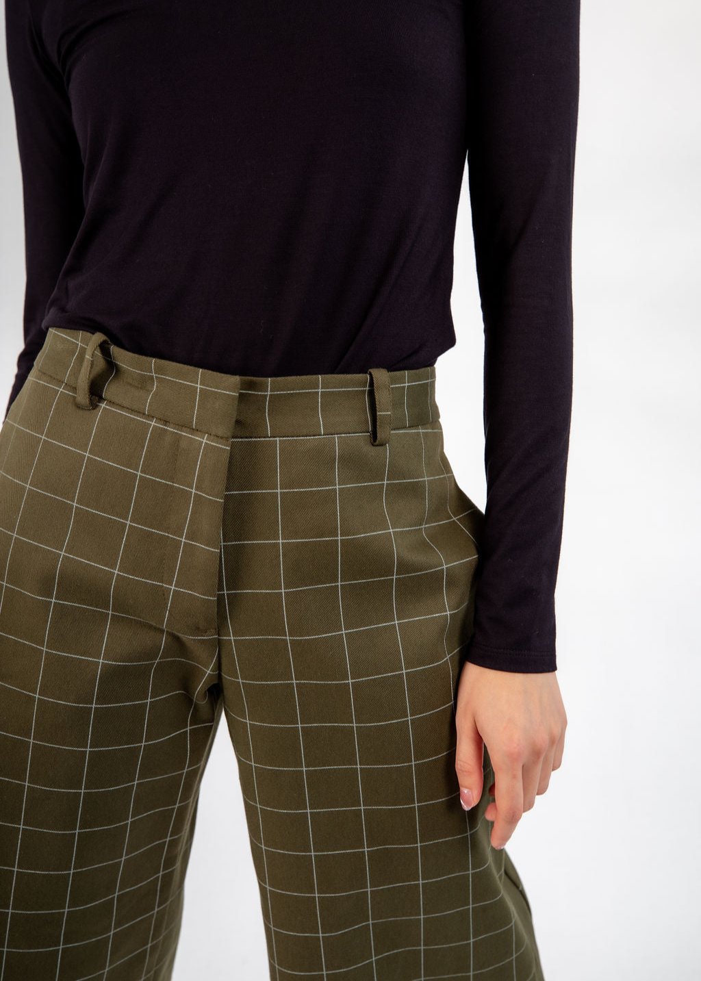 THE EDINBURGH SHORTS (Olive Green) - Goreea Designs