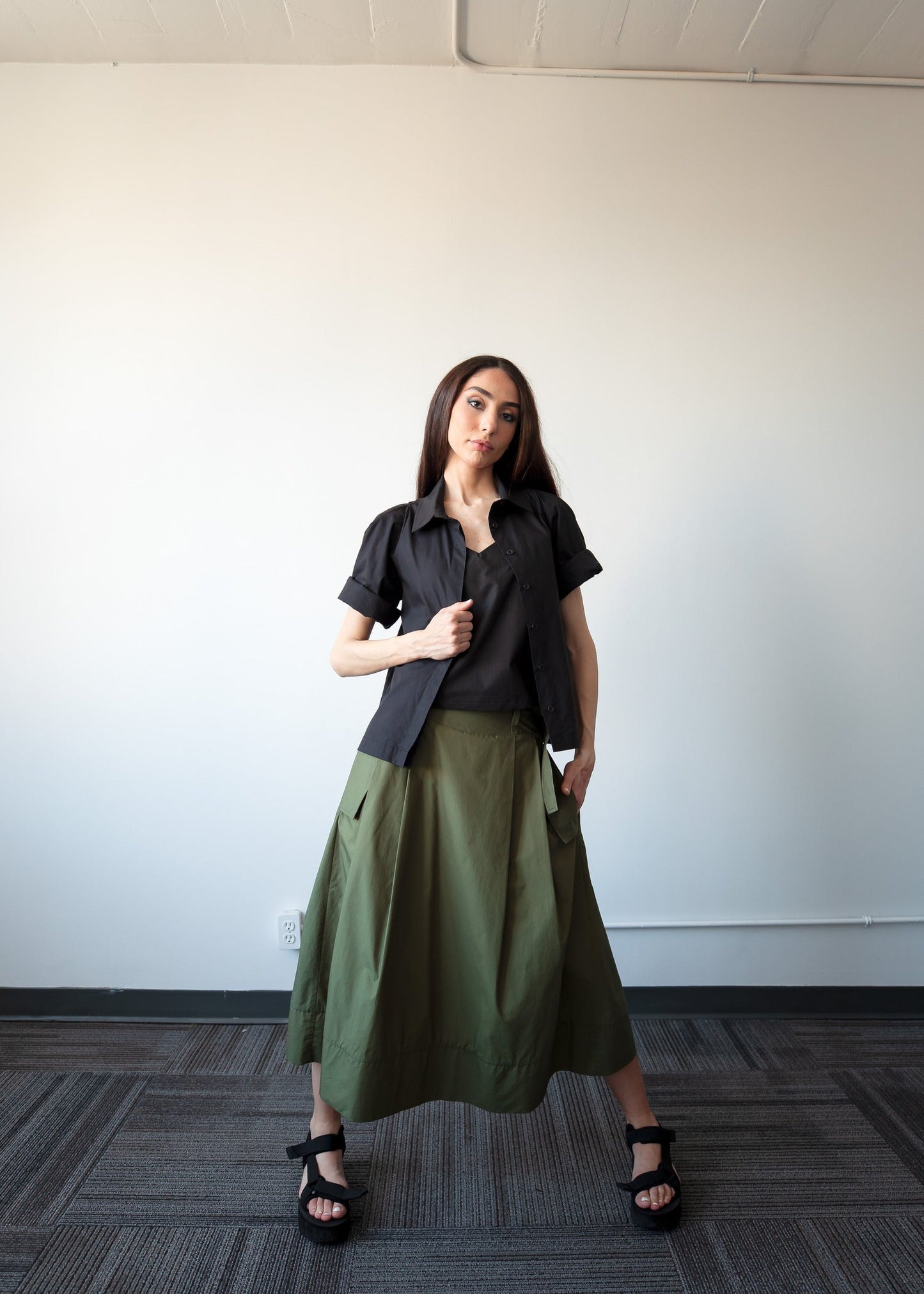 THE KENT PLEATED SKIRT (Olive Green)