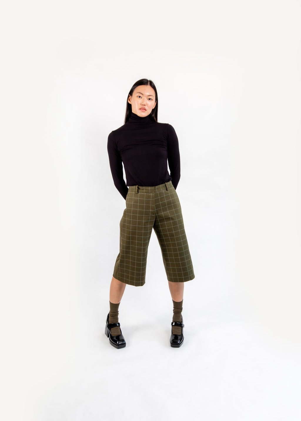THE EDINBURGH SHORTS (Olive Green) - Goreea Designs