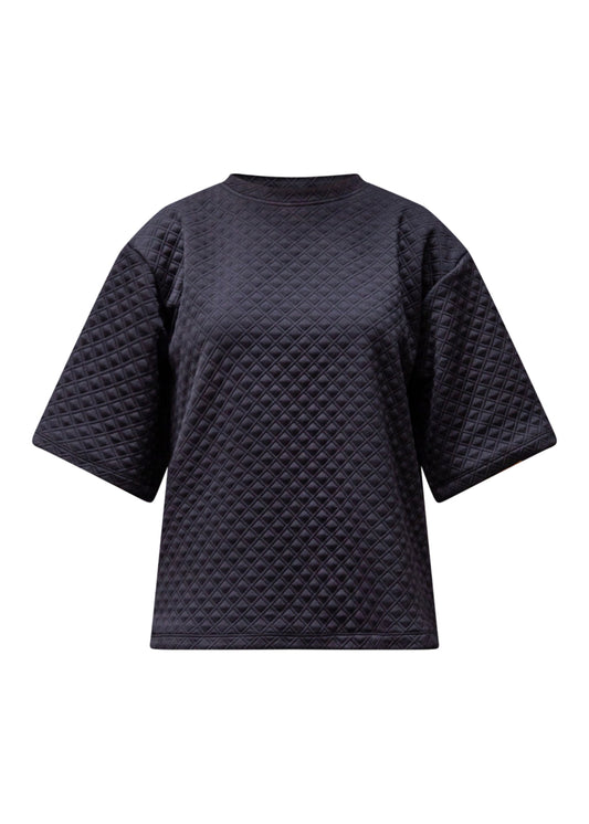 THE BLACK T-SHIRT
